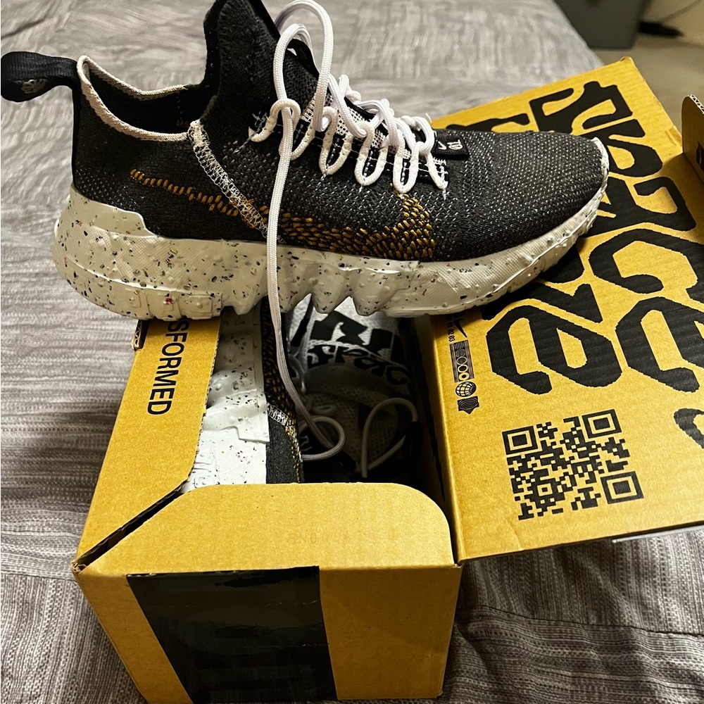 Nike Space Hippie 01
